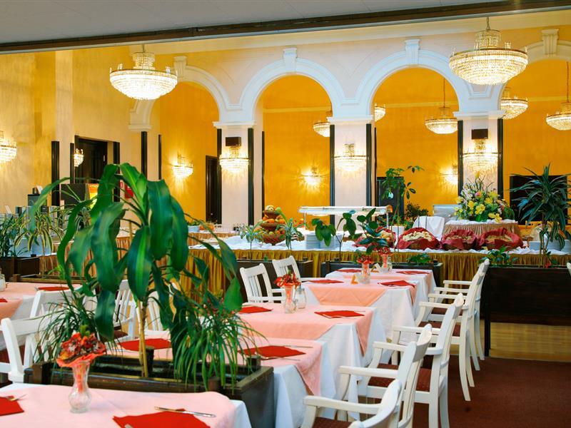 Hotel Opatija Ngoại thất bức ảnh
