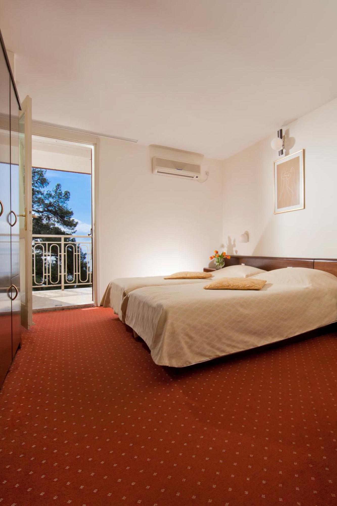 Hotel Opatija Ngoại thất bức ảnh