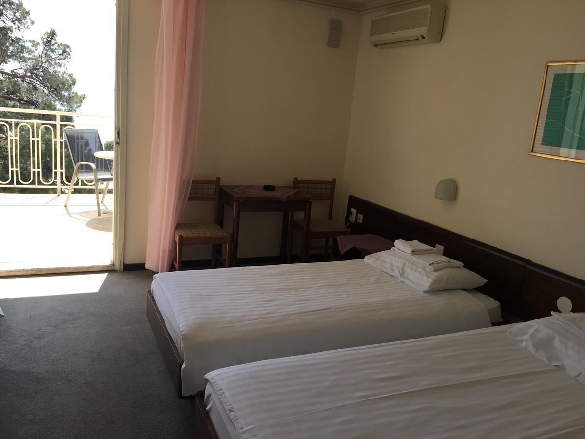 Hotel Opatija Ngoại thất bức ảnh