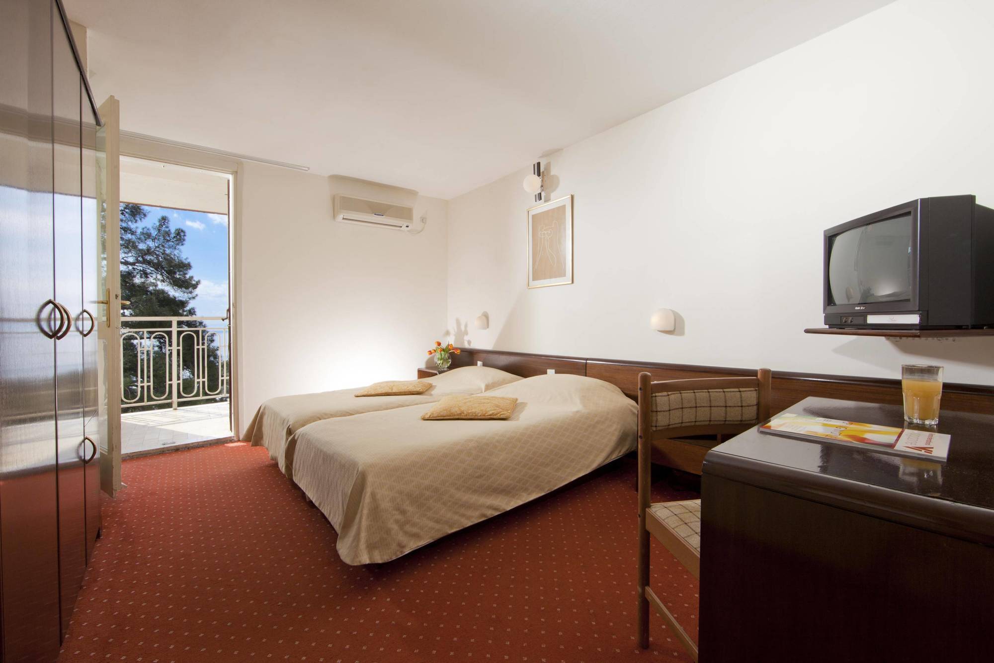 Hotel Opatija Ngoại thất bức ảnh