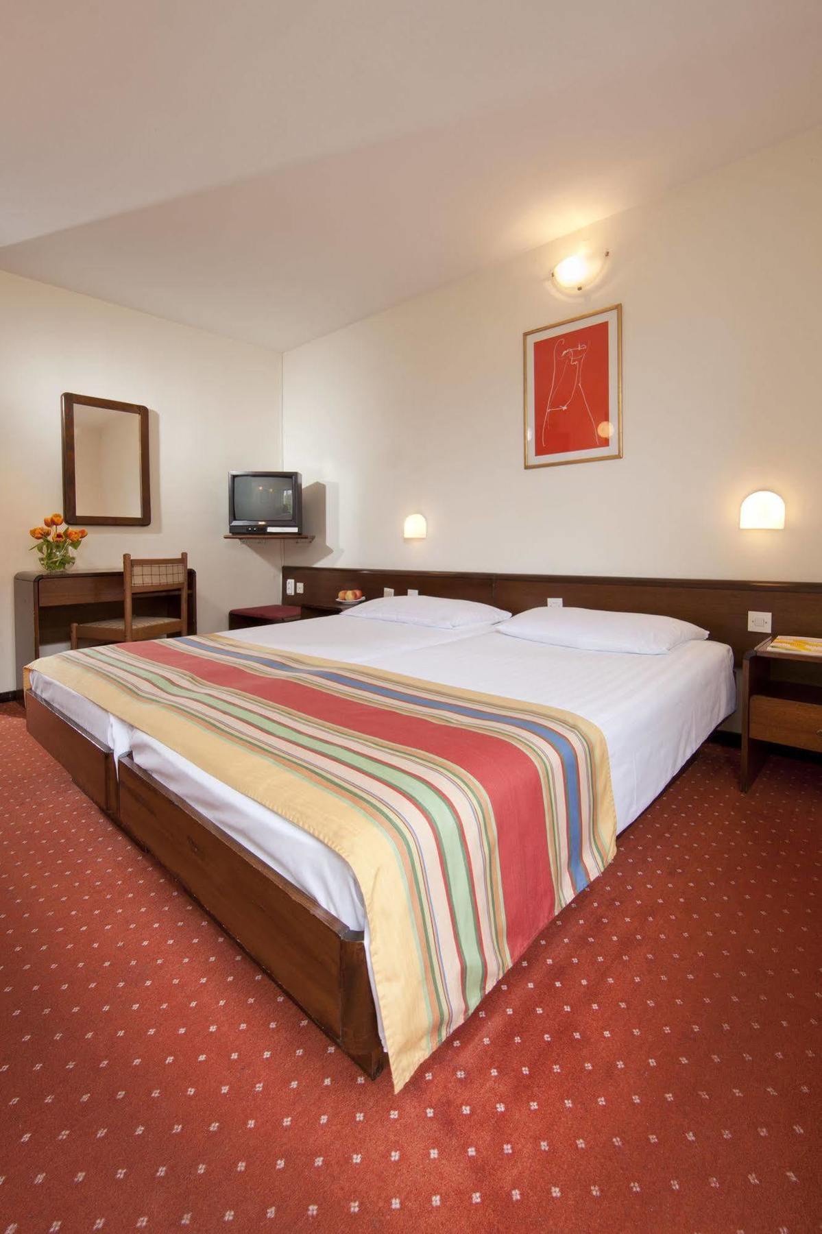 Hotel Opatija Ngoại thất bức ảnh
