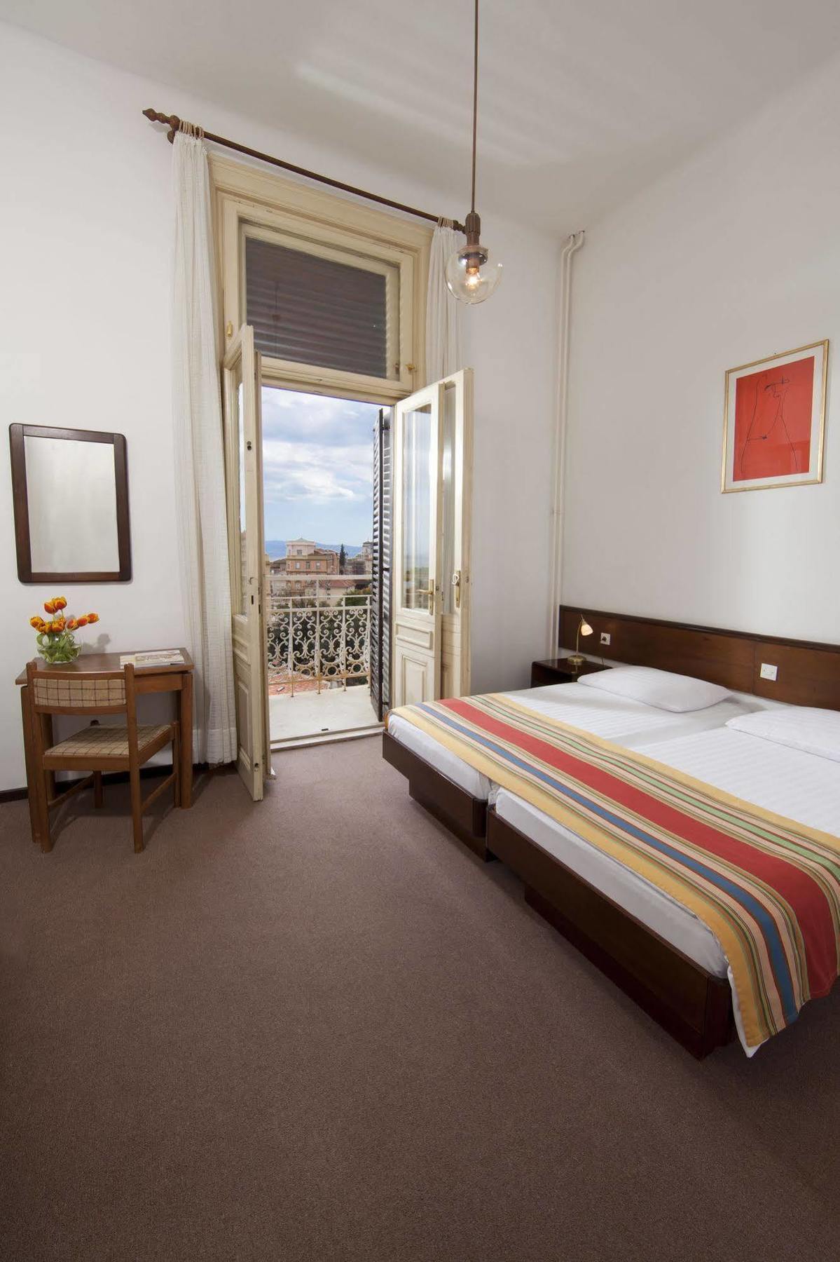 Hotel Opatija Ngoại thất bức ảnh