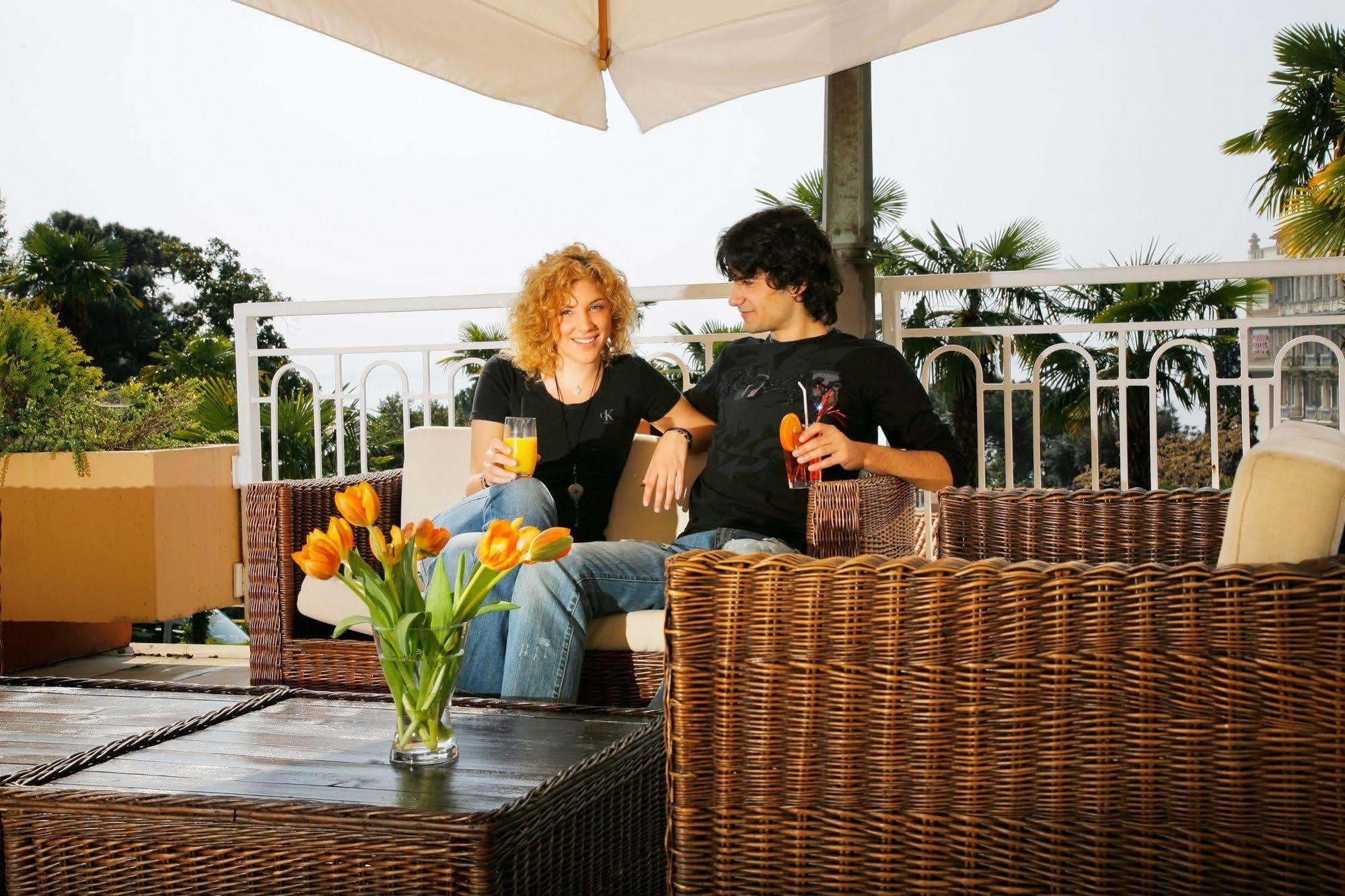 Hotel Opatija Ngoại thất bức ảnh